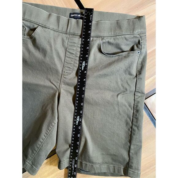 DKNY Jeans Men’s Shorts - Picture 8 of 8